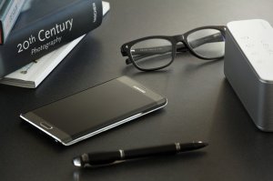 чем приклеить дисплей