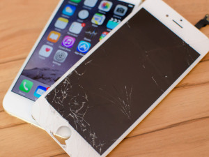 Как заменить дисплей на iPhone 6 Plus